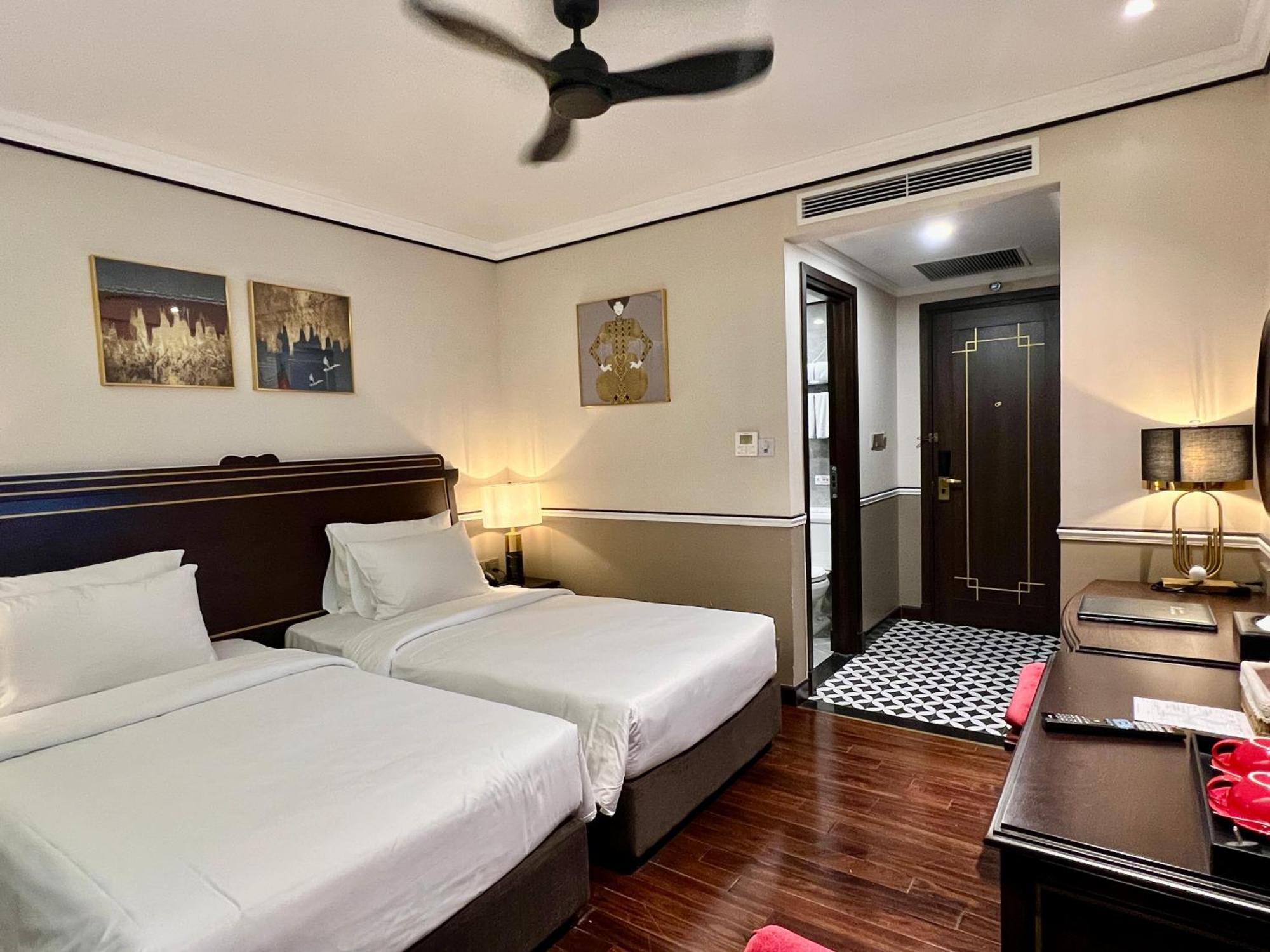 Hotel du Monde Art Hanoi Buitenkant foto